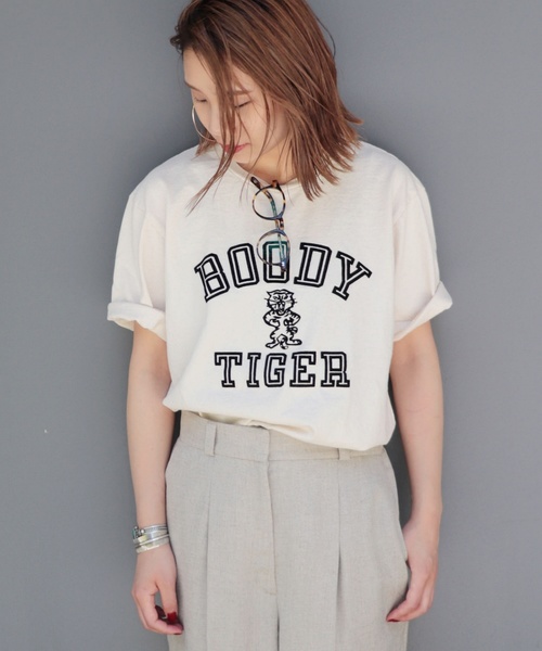MIXTA（ミクスタ）の「【Mixta/ミクスタ】BODYTIGERクルーネック Tシャツ（Tシャツ/カットソー・レディース・ホワイト/チャコールグレー/ネイビー・FREE）」の2枚目の写真