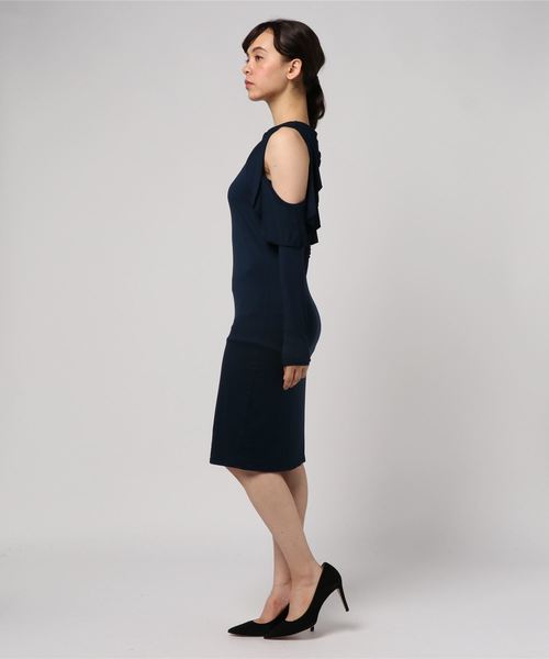 three dots(スリードッツ)の「コールドショルダー ラッフル ドレス(ワンピース・レディース・ネイビー・X-SMALL/SMALL/MEDIUM)」の2枚目の写真