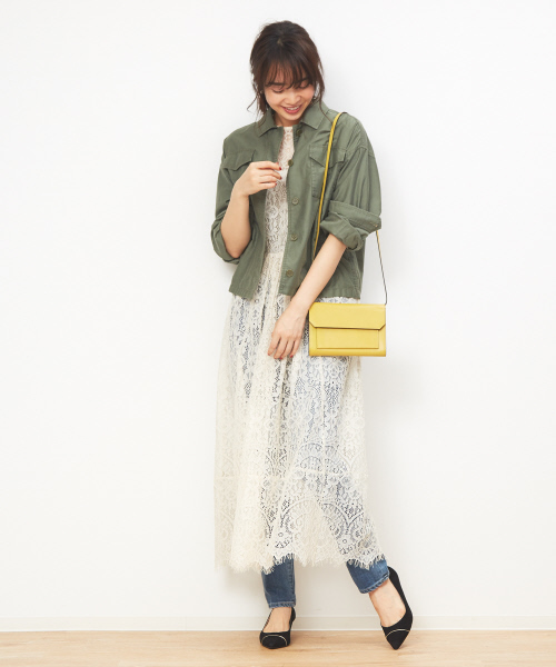 PICHE ABAHOUSE(ピシェ アバハウス)の「fluffy fitチェーンポインテッドパンプス(パンプス・レディース・ブラック/グレー/グリーン・40/38/39/35/36/37/34)」の4枚目の写真