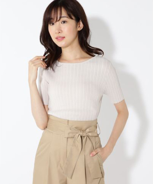 NATURAL BEAUTY BASIC（ナチュラルビューティーベーシック）の「[洗える]バックシャンリブニット（ニット/セーター・レディース・ベージュ/ネイビー/キャメル・MEDIUM）」の17枚目の写真