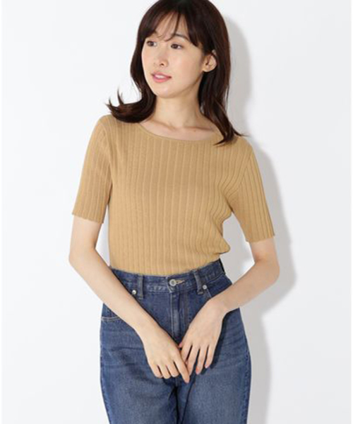 NATURAL BEAUTY BASIC（ナチュラルビューティーベーシック）の「[洗える]バックシャンリブニット（ニット/セーター・レディース・ベージュ/ネイビー/キャメル・MEDIUM）」の9枚目の写真