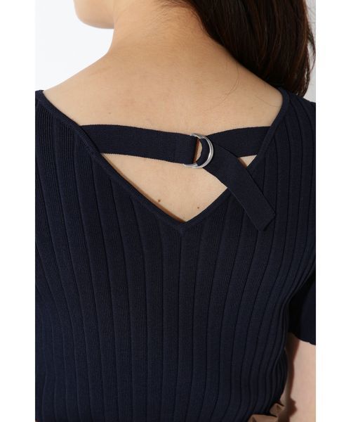 NATURAL BEAUTY BASIC（ナチュラルビューティーベーシック）の「[洗える]バックシャンリブニット（ニット/セーター・レディース・ベージュ/ネイビー/キャメル・MEDIUM）」の13枚目の写真