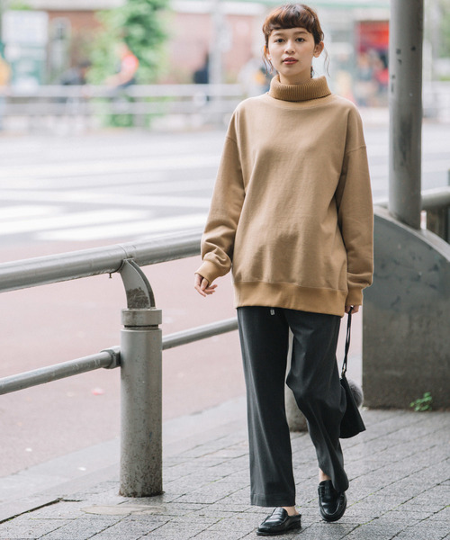 Munich（ミューニック）の「裏毛×ニットリブ　タートルネックスウェットプルオーバー（スウェット・レディース・ブラック/キャメル/ライトベージュ・FREE）」の5枚目の写真