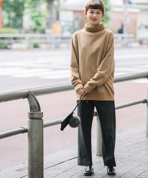 Munich（ミューニック）の「裏毛×ニットリブ　タートルネックスウェットプルオーバー（スウェット・レディース・ブラック/キャメル/ライトベージュ・FREE）」の4枚目の写真