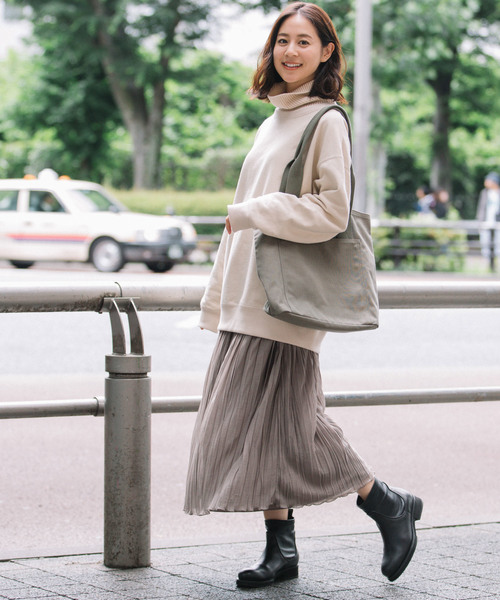 Munich（ミューニック）の「裏毛×ニットリブ　タートルネックスウェットプルオーバー（スウェット・レディース・ブラック/キャメル/ライトベージュ・FREE）」の14枚目の写真