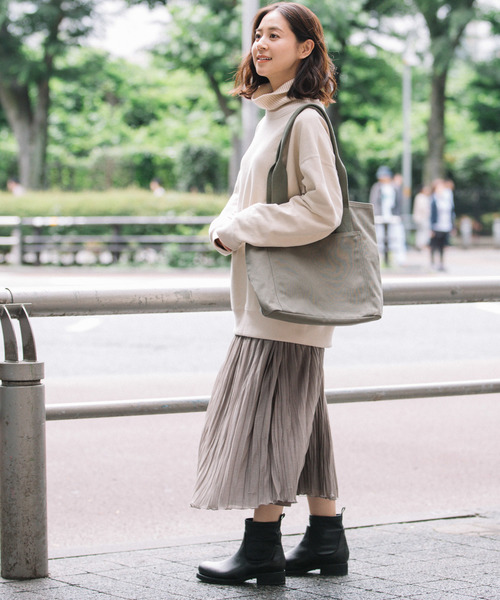 Munich（ミューニック）の「裏毛×ニットリブ　タートルネックスウェットプルオーバー（スウェット・レディース・ブラック/キャメル/ライトベージュ・FREE）」の15枚目の写真