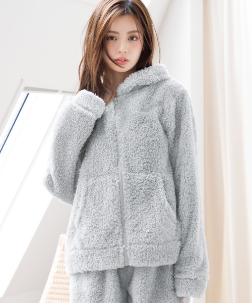 ふわふわマシュマロシャギールームウェア（パーカー＆ショートパンツ