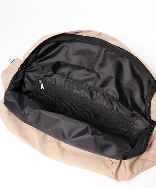 MARVEL（マーベル）の「【MARVEL/マーベル】大容量 ボックスロゴ ウエストバッグ（ボディバッグ/ウエストポーチ・レディース・ブラック/ベージュ/レッド/カモフラージュ・FREE）」の9枚目の写真