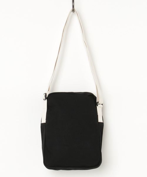 Champion（チャンピオン）の「ヒューイ　ショルダーバッグタテ型　57763（ショルダーバッグ・キッズ・ブラック/アイボリー/ネイビー・FREE）」の14枚目の写真