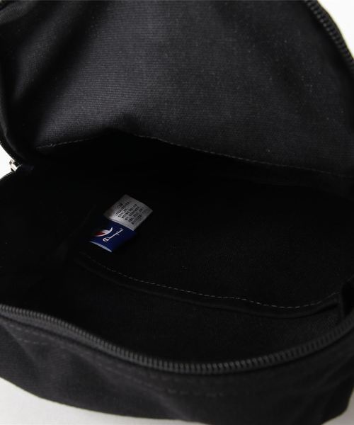 Champion（チャンピオン）の「ヒューイ　ショルダーバッグタテ型　57763（ショルダーバッグ・キッズ・ブラック/アイボリー/ネイビー・FREE）」の12枚目の写真