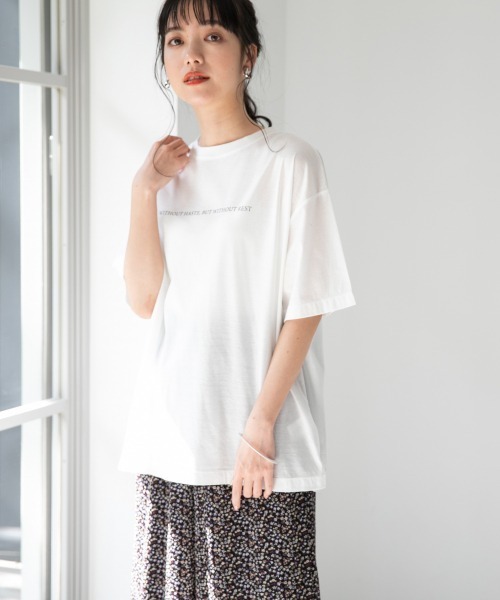 LOWRYS FARM(ローリーズファーム)の「シアーロゴプリントTEE 882744(Tシャツ/カットソー・レディース・カーキ/オフホワイト/ブラック・FREE)」の1枚目の写真