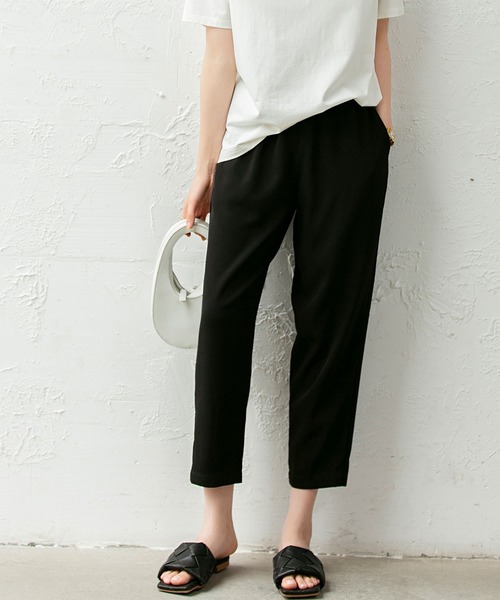 SAISON DE PAPILLON(セゾンドパピヨン)の「ロングシーズン対応クロップドパンツ(その他パンツ・レディース・ホワイト/ブラック/ブルー/グリーン/アイボリー/コーラル/ラベンダー/ベージュ/ライトグレー/ブルーグレー・S/M/L/XL)」の4枚目の写真