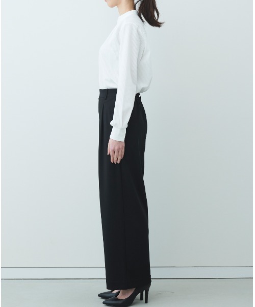 IEDIT（イディット）の「ＩＥＤＩＴ　きちんとシャツ見え　伸びやかで美しい吸汗速乾カットソーシャツブラウス（シャツ/ブラウス・レディース・ホワイト/ベージュ/ブルー・MEDIUM/LARGE/X-LARGE/XX-LARGE/SMALL/XXX-LARGE）」の6枚目の写真