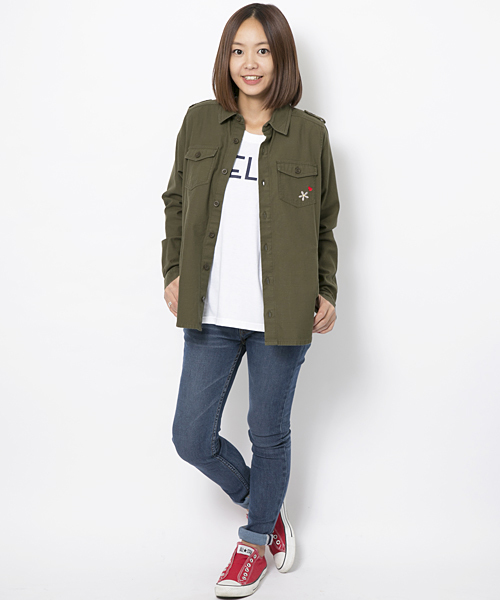 X-girl（エックスガール）の「【mini4月号掲載】MILITARY SHIRT（シャツ/ブラウス・レディース・カモフラージュ/オリーブ/ネイビー・1/2）」の14枚目の写真