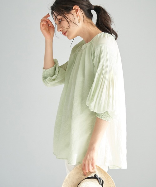 ROPE' PICNIC（ロペピクニック）の「【emur】袖プリーツシアーブラウス（シャツ/ブラウス・レディース・ブラック/オフホワイト/ライトグリーン・38）」の2枚目の写真