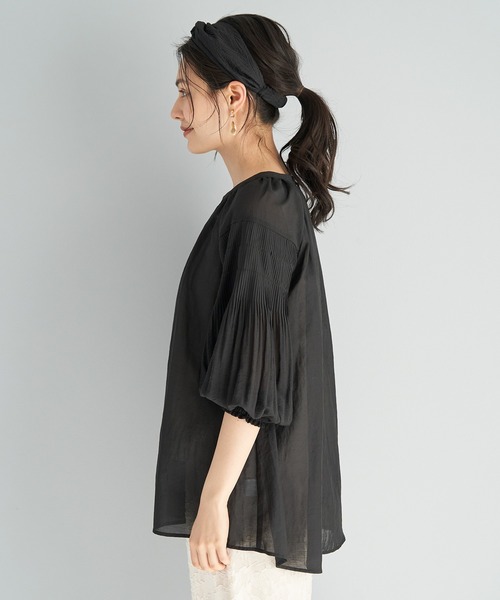 ROPE' PICNIC（ロペピクニック）の「【emur】袖プリーツシアーブラウス（シャツ/ブラウス・レディース・ブラック/オフホワイト/ライトグリーン・38）」の17枚目の写真