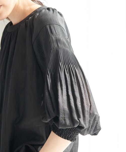 ROPE' PICNIC（ロペピクニック）の「【emur】袖プリーツシアーブラウス（シャツ/ブラウス・レディース・ブラック/オフホワイト/ライトグリーン・38）」の18枚目の写真