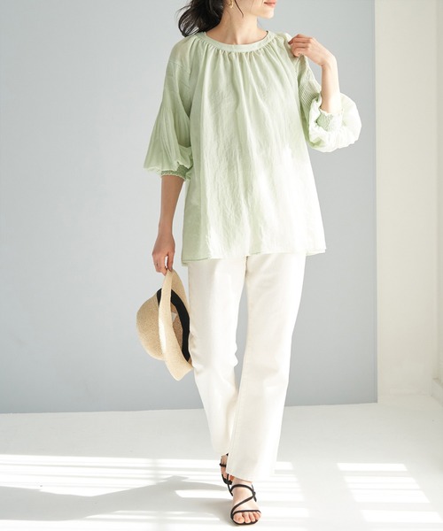 ROPE' PICNIC（ロペピクニック）の「【emur】袖プリーツシアーブラウス（シャツ/ブラウス・レディース・ブラック/オフホワイト/ライトグリーン・38）」の21枚目の写真