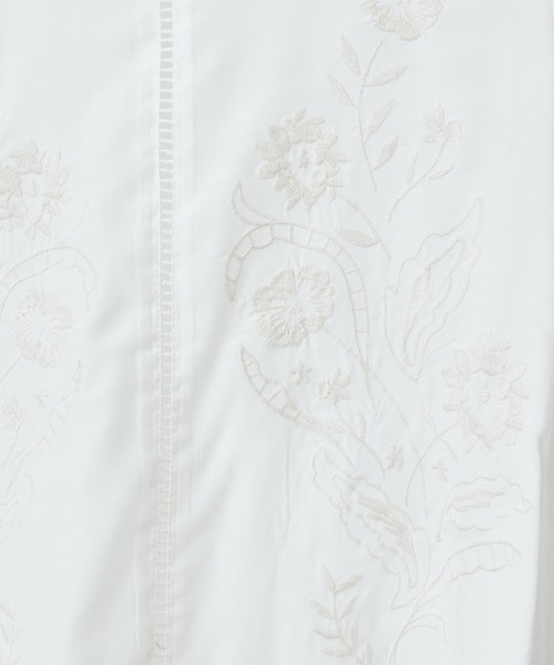 natural couture(ナチュラルクチュール)の「刺繍パフブラウス(シャツ/ブラウス・レディース・サックスブルー/アイボリー/ライトベージュ・FREE)」の10枚目の写真