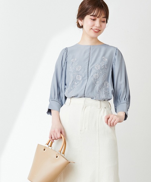 natural couture(ナチュラルクチュール)の「刺繍パフブラウス(シャツ/ブラウス・レディース・サックスブルー/アイボリー/ライトベージュ・FREE)」の15枚目の写真