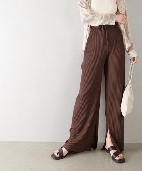 SpRay（スプレイ）の「スリット入プリーツワイドパンツ（その他パンツ・レディース・チャコールグレー/ブラック/ベージュ/ブラウン/アイボリー・FREE）」の4枚目の写真