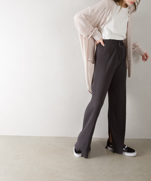 SpRay（スプレイ）の「スリット入プリーツワイドパンツ（その他パンツ・レディース・チャコールグレー/ブラック/ベージュ/ブラウン/アイボリー・FREE）」の19枚目の写真