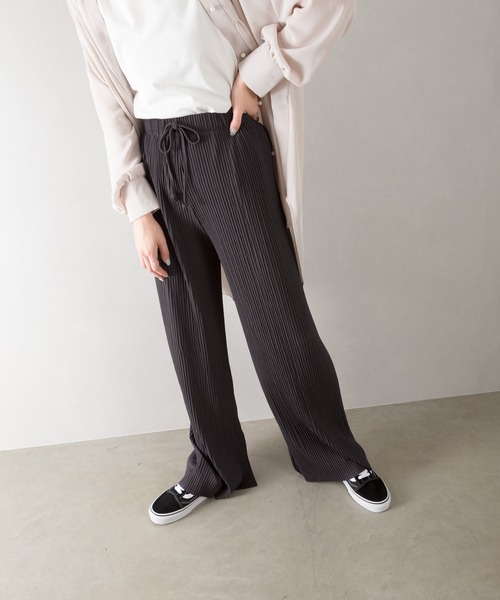 SpRay（スプレイ）の「スリット入プリーツワイドパンツ（その他パンツ・レディース・チャコールグレー/ブラック/ベージュ/ブラウン/アイボリー・FREE）」の20枚目の写真