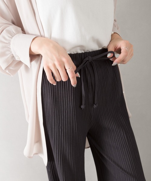 SpRay（スプレイ）の「スリット入プリーツワイドパンツ（その他パンツ・レディース・チャコールグレー/ブラック/ベージュ/ブラウン/アイボリー・FREE）」の21枚目の写真