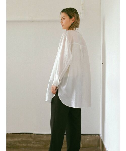 Ungrid（アングリッド）の「シアーミドル丈シャツ（シャツ/ブラウス・レディース・ベージュ/オフホワイト/オレンジ/ブルー・FREE）」の8枚目の写真