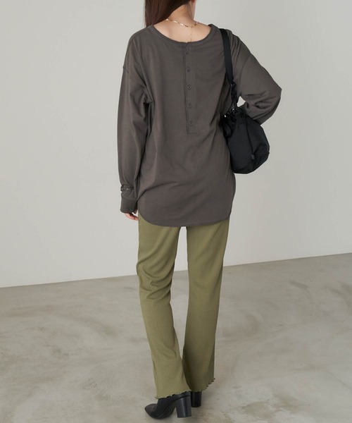 anown(アノン)の「【上下セット】2wayビッグ長袖Tシャツ×ストレートフレアリブパンツ<セットアップ>(その他パンツ・レディース・ホワイト系その他/ブラック系その他/ブラウン系その他/ベージュ系その他/ブルー系その他/ホワイト系その他2/ホワイト系その他3/ホワイト系その他4/ホワイト系その他5/ブラック系その他2/ブラック系その他3/ブラック系その他4/ブラック系その他5/ブラウン系その他2/ブラウン系その他3/ブラウン系その他4/ブラウン系その他5/ベージュ系その他2/ベージュ系その他3/ベージュ系その他4/ベージュ系その他5/ブルー系その他2/ブルー系その他3/ブルー系その他4/ブルー系その他5・FREE)」の13枚目の写真