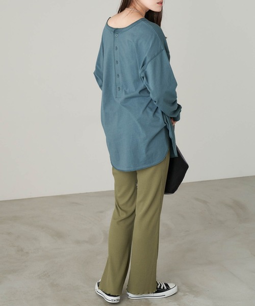 anown(アノン)の「【上下セット】2wayビッグ長袖Tシャツ×ストレートフレアリブパンツ<セットアップ>(その他パンツ・レディース・ホワイト系その他/ブラック系その他/ブラウン系その他/ベージュ系その他/ブルー系その他/ホワイト系その他2/ホワイト系その他3/ホワイト系その他4/ホワイト系その他5/ブラック系その他2/ブラック系その他3/ブラック系その他4/ブラック系その他5/ブラウン系その他2/ブラウン系その他3/ブラウン系その他4/ブラウン系その他5/ベージュ系その他2/ベージュ系その他3/ベージュ系その他4/ベージュ系その他5/ブルー系その他2/ブルー系その他3/ブルー系その他4/ブルー系その他5・FREE)」の22枚目の写真