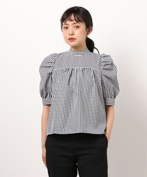 INGNI（イング）の「Backリボンハイネック／ブラウス（シャツ/ブラウス・レディース・ブラック/ブラック系その他3/オフホワイト/ブルー系1・M）」の4枚目の写真