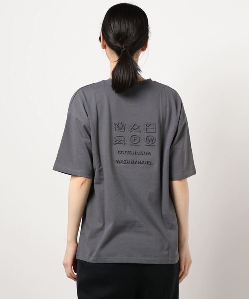 Doux archives（ドゥアルシーヴ）の「エンボスＴシャツ（Tシャツ/カットソー・レディース・チャコールグレー/オフホワイト/カーキ・FREE）」の5枚目の写真