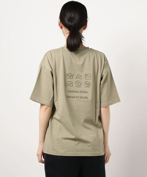 Doux archives（ドゥアルシーヴ）の「エンボスＴシャツ（Tシャツ/カットソー・レディース・チャコールグレー/オフホワイト/カーキ・FREE）」の4枚目の写真