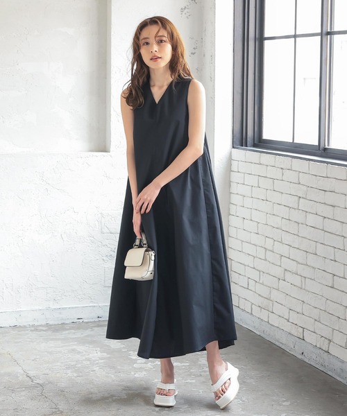 KOBE LETTUCE（コウベレタス）の「前後2WAYスリーブレスAラインワンピース（ワンピース・レディース・ブラック/ベージュ/カーキ/ブルー・FREE）」の2枚目の写真