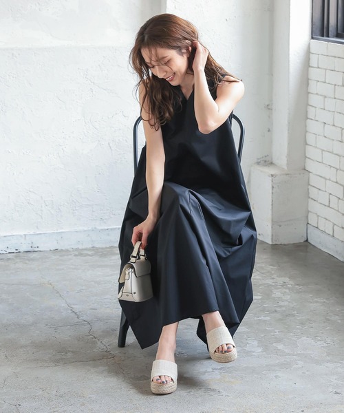 KOBE LETTUCE（コウベレタス）の「前後2WAYスリーブレスAラインワンピース（ワンピース・レディース・ブラック/ベージュ/カーキ/ブルー・FREE）」の5枚目の写真