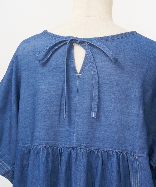 AS KNOW AS de base(アズノゥアズドゥバズ)の「レーヨンデニムギャザワンピース(ワンピース・レディース・ブルー/ワンウォッシュ・FREE)」の8枚目の写真