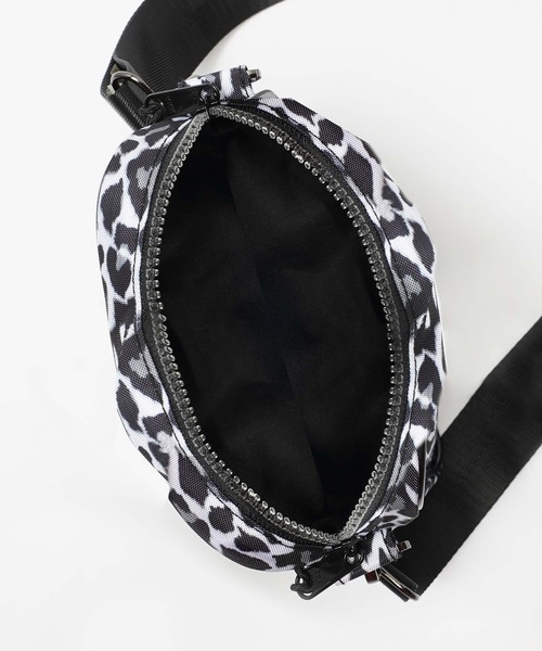 X-girl（エックスガール）の「OVAL LOGO SHOULDER BAG（ショルダーバッグ・レディース・ベージュ/ホワイト/ブラック・ONE SIZE）」の13枚目の写真