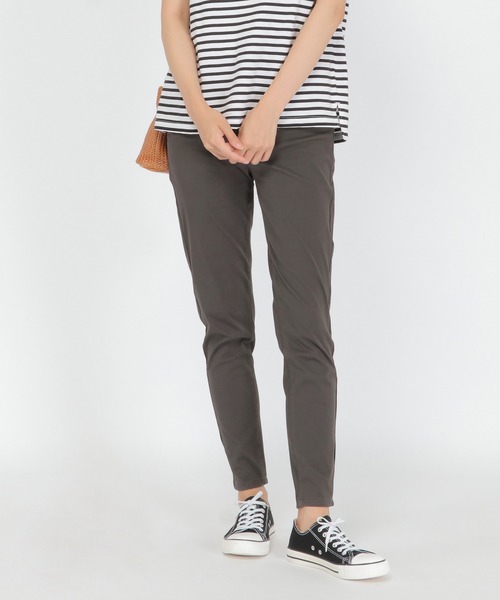 ikka（イッカ）の「yogaretch スキニーパンツ（その他パンツ・レディース・チャコールグレー/ブラック/オフホワイト/キャメル・S/M/L）」の3枚目の写真