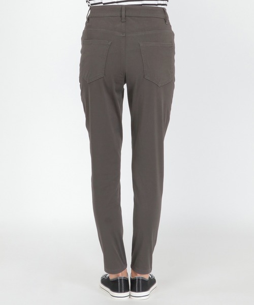 ikka（イッカ）の「yogaretch スキニーパンツ（その他パンツ・レディース・チャコールグレー/ブラック/オフホワイト/キャメル・S/M/L）」の6枚目の写真