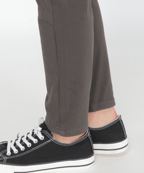 ikka（イッカ）の「yogaretch スキニーパンツ（その他パンツ・レディース・チャコールグレー/ブラック/オフホワイト/キャメル・S/M/L）」の12枚目の写真