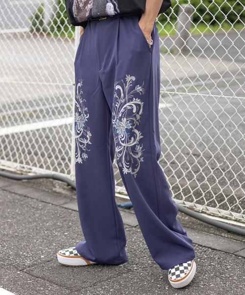 Perushu（ペルーシュ）の「レトロフラワープリントスラックス（スラックス・メンズ・パープル/イエロー/ブラック・MEDIUM/LARGE/SMALL）」の3枚目の写真