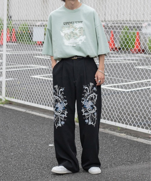 Perushu（ペルーシュ）の「レトロフラワープリントスラックス（スラックス・メンズ・パープル/イエロー/ブラック・MEDIUM/LARGE/SMALL）」の4枚目の写真