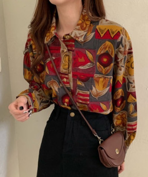 KOR（ケーオーアール）の「レトロ 花柄 総柄  オーバーサイズ長袖シャツ（シャツ/ブラウス・レディース・レッド・S/M/L/XL）」の4枚目の写真