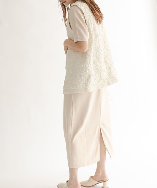 KBF（ケイビーエフ）の「スエードロングワンピース（ワンピース・レディース・オフホワイト/キャメル/ブラック・ONE）」の4枚目の写真