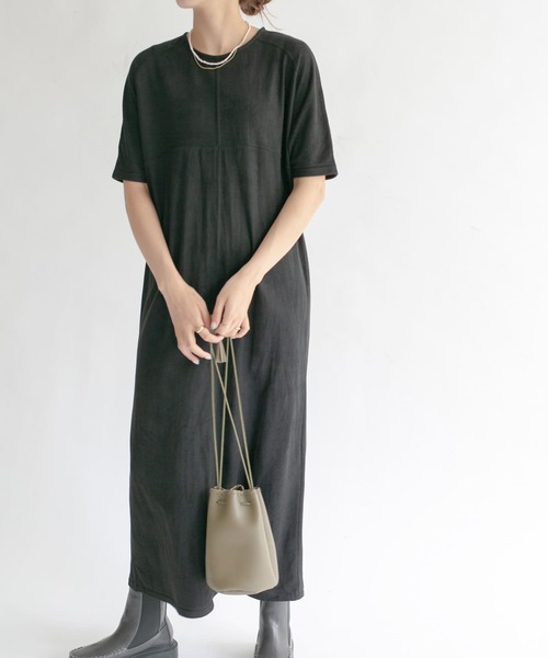 KBF（ケイビーエフ）の「スエードロングワンピース（ワンピース・レディース・オフホワイト/キャメル/ブラック・ONE）」の8枚目の写真