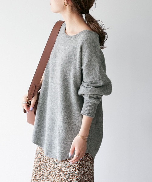 SLOBE IENA（スローブイエナ）の「SUPER GEELONG クルーネックプルオーバー◆（ニット/セーター・レディース・ブラウン/グレー系その他/ナチュラル・FREE）」の2枚目の写真