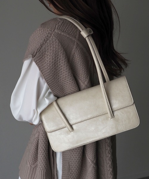 Riberry（リベリー）の「ロングスクエアショルダーバッグ（ハンドバッグ・レディース・ホワイト/ブラック/ブルー/グリーン・FREE）」の10枚目の写真