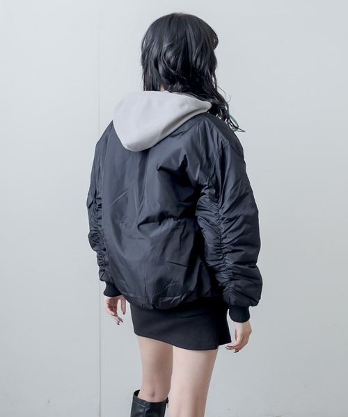 RASVOA（ラスボア）の「フード付きMA-1ジャケット（ブルゾン・レディース・ブラック/カーキ・FREE）」の17枚目の写真