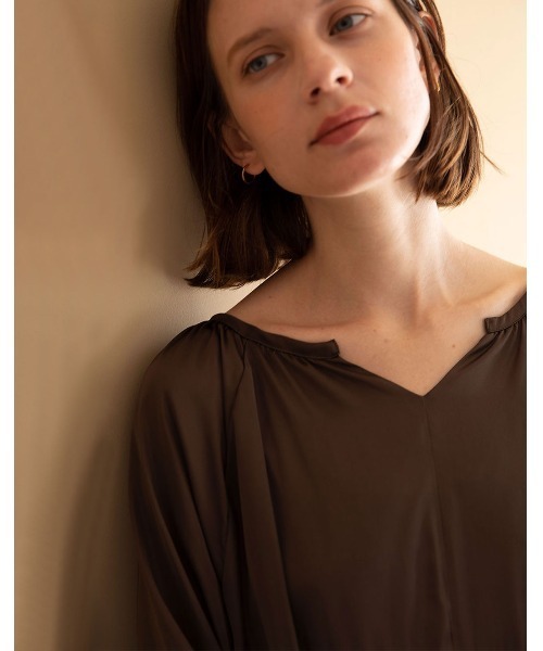 mangata(モンガータ)の「Tiered satin dress(ワンピース・レディース・ブラック/ブラウン・FREE)」の15枚目の写真